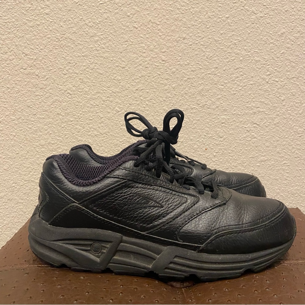 Brooks Black Leather Addiction Walking/Running Shoes Womens Size: 8 Medium B
